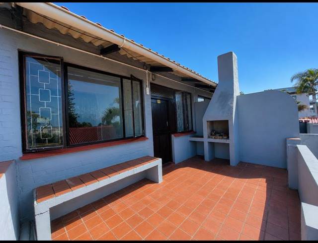 2 BEDROOM PROPERTY TO RENT IN LAWRENCE ROCKS